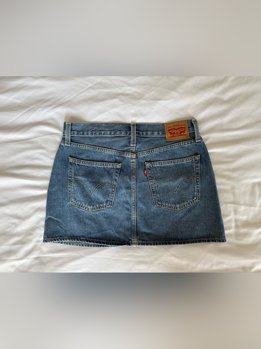 Levi’s Icon Skirt. 
Size 30 - Picture 2 of 8